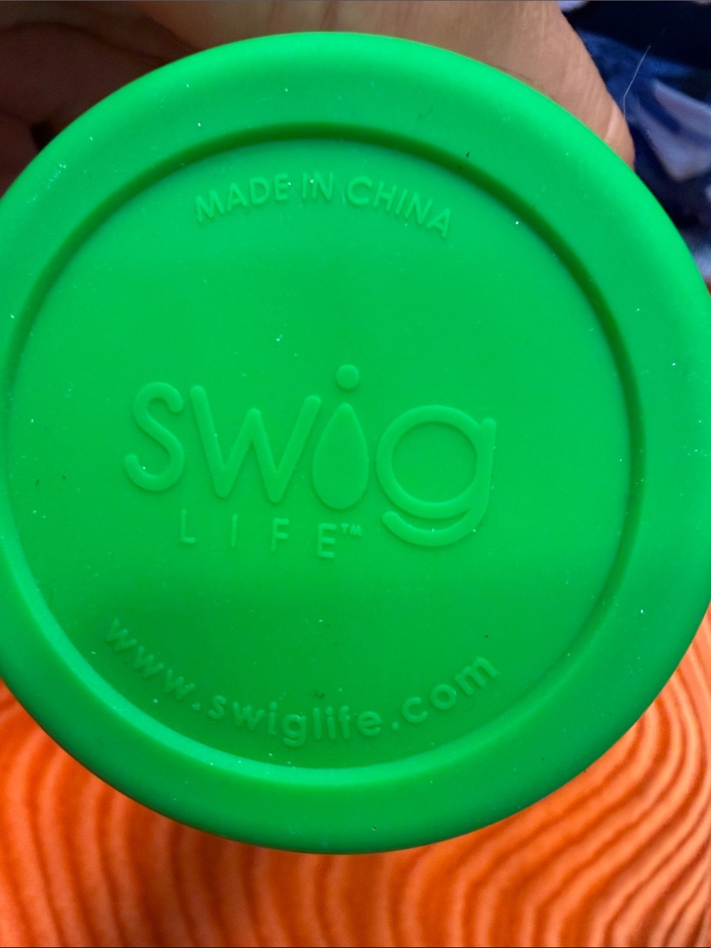 Swig Life Golf-Print Stainless Water Bottle in Mint Green with straw - Picture 2 of 10